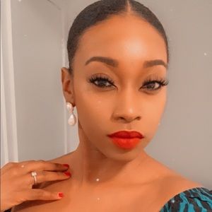 Meet your Posher, Demetriee